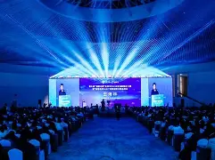 两个实力相当的队伍比赛 两个实力相当的队伍比赛